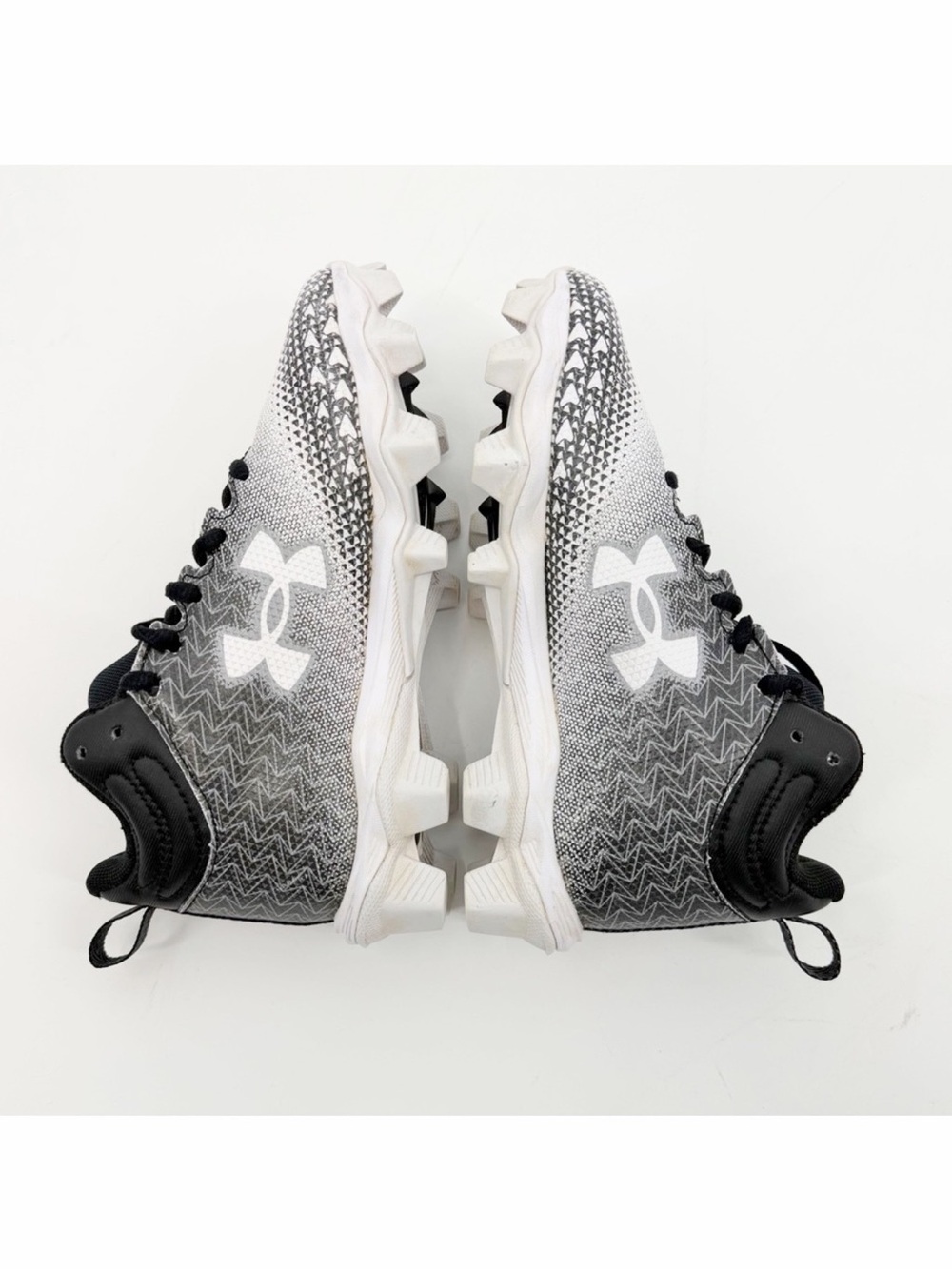 Under Armour Kids Football Cleats Black White Metallic Silver Size 1.5Y